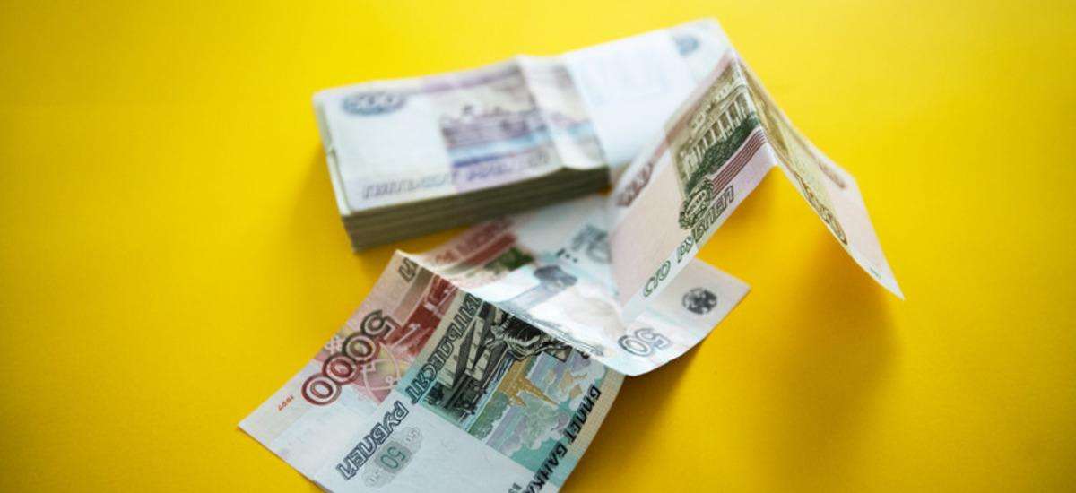 «Если вы хотите сделать что-то непрозачно, готовьтесь, что вами заинтересуется налоговая»: когда держателей карт будут контролировать ФНС