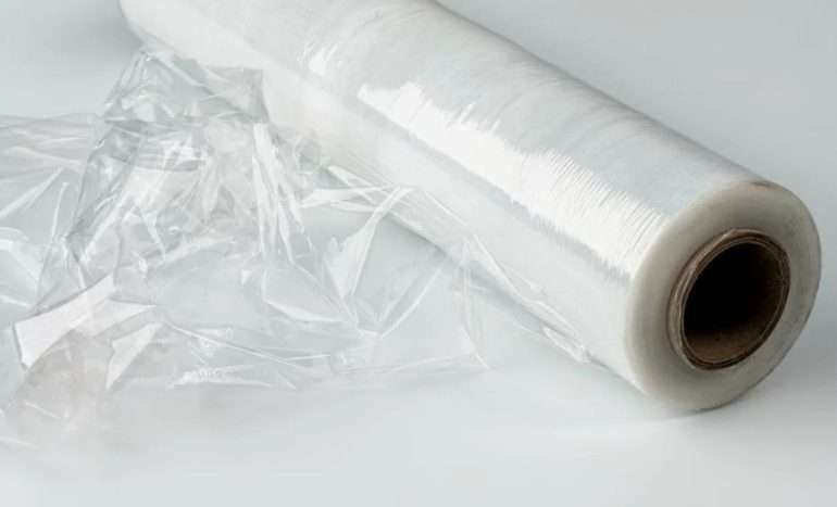 Стрейч-пленка в строительстве: защита, упаковка, удобство