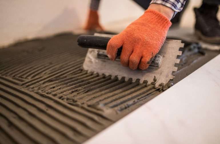 Как правильно рассчитать расход плиточного клея