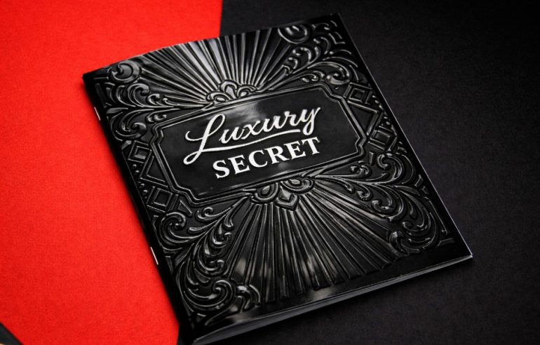 3D-лак на обложке журнала - фактура, которая добавляет объем